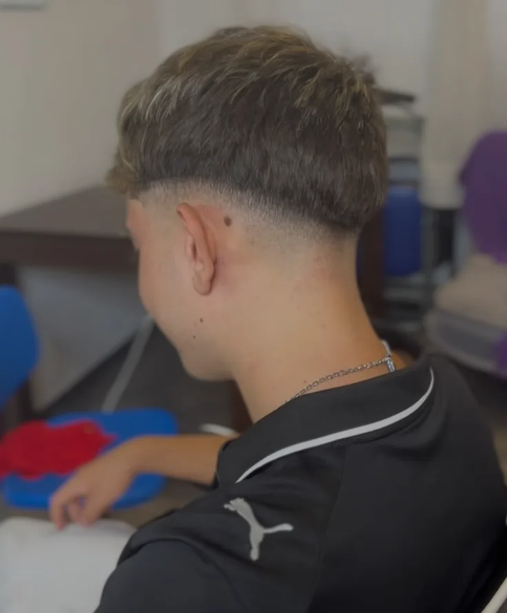 Degradado bajo con mechas